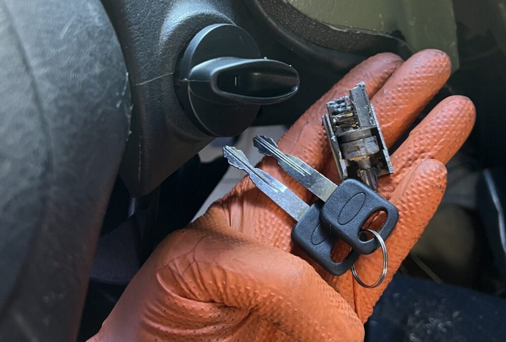 I Got Whipz Auto Locksmith making a key for a windstar Rv at 4600 W. Northern Parkway Baltimore, MD 21215